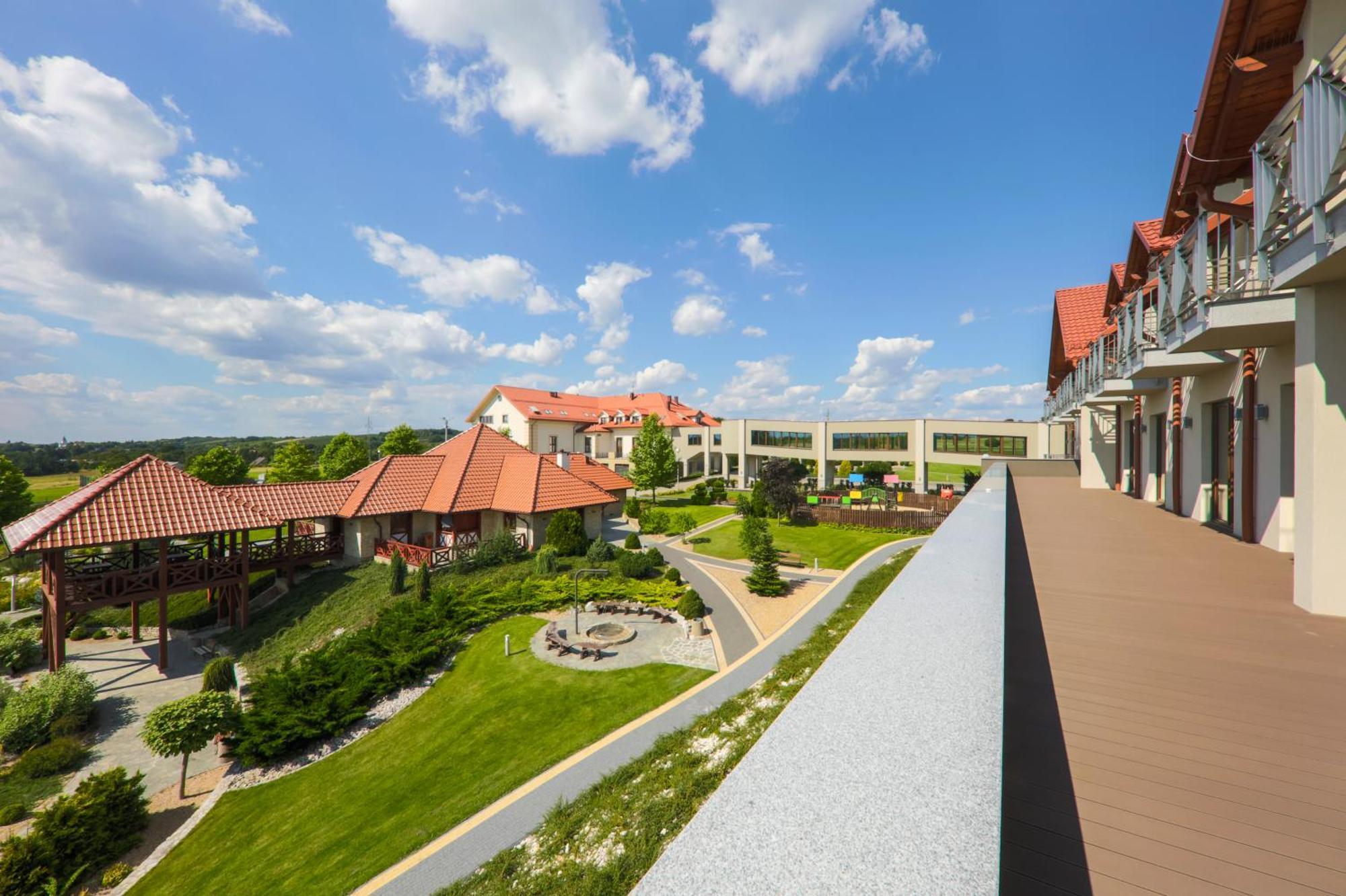 Palac W Konarach Konary Esterno foto